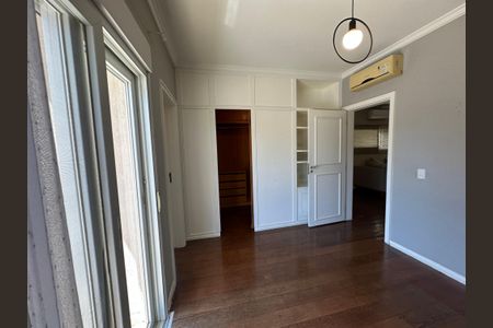 Casa de condomínio à venda com 565m², 4 quartos e 3 vagasSuíte 2