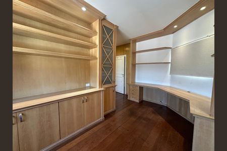 Casa de condomínio à venda com 565m², 4 quartos e 3 vagasSuíte 3