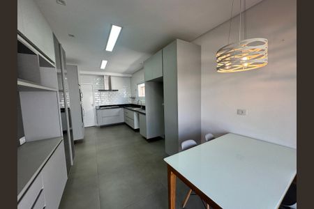 Casa de condomínio à venda com 565m², 4 quartos e 3 vagasCozinha