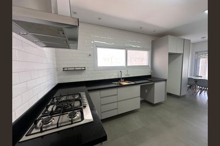 Casa de condomínio à venda com 565m², 4 quartos e 3 vagasCozinha