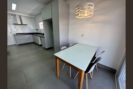 Casa de condomínio à venda com 565m², 4 quartos e 3 vagasCozinha