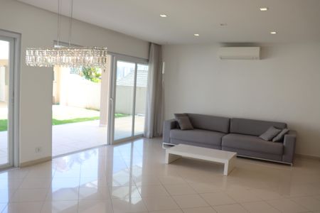 Casa de condomínio à venda com 565m², 4 quartos e 3 vagasSala de Jantar