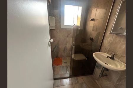 Casa de condomínio à venda com 565m², 4 quartos e 3 vagasBanheiro de serviço