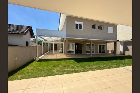 Casa de condomínio à venda com 565m², 4 quartos e 3 vagasQuintal