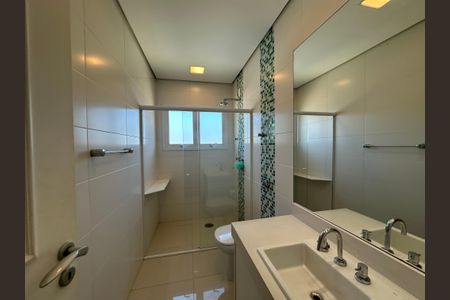 Casa de condomínio à venda com 565m², 4 quartos e 3 vagasBanheiro da Suíte 3