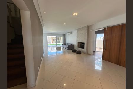 Casa de condomínio à venda com 565m², 4 quartos e 3 vagasSala