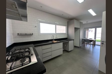 Casa de condomínio à venda com 565m², 4 quartos e 3 vagasCozinha