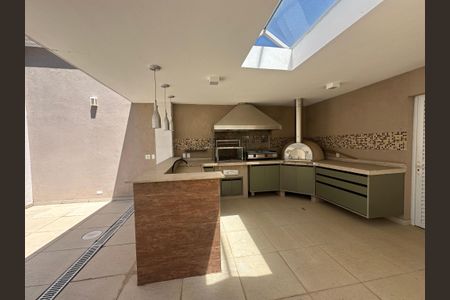 Casa de condomínio à venda com 565m², 4 quartos e 3 vagasChurrasqueira