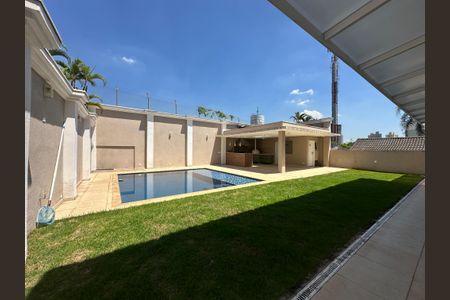 Casa de condomínio à venda com 565m², 4 quartos e 3 vagasQuintal