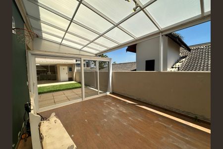 Casa de condomínio à venda com 565m², 4 quartos e 3 vagasVaranda da Sala