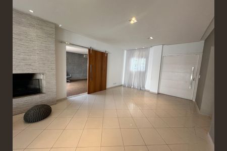 Casa de condomínio à venda com 565m², 4 quartos e 3 vagasSala