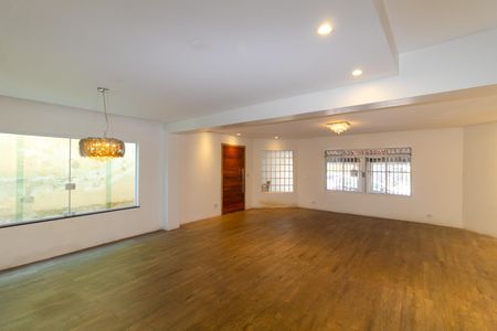 Sala de casa à venda com 4 quartos, 246m² em Vila Tolstoi, São Paulo