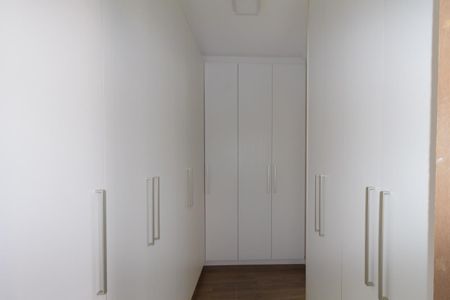 Casa à venda com 246m², 4 quartos e 2 vagasBanheiro da Suíte 1