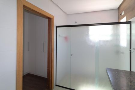 Casa à venda com 246m², 4 quartos e 2 vagasBanheiro da Suíte 1