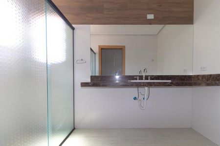 Casa à venda com 246m², 4 quartos e 2 vagasBanheiro da Suíte 1