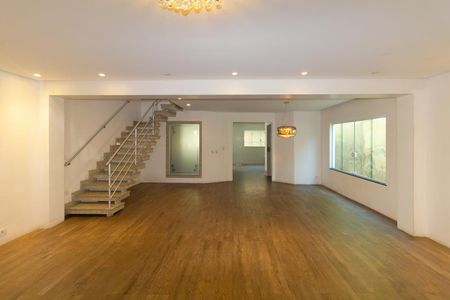 Sala de casa à venda com 4 quartos, 246m² em Vila Tolstoi, São Paulo