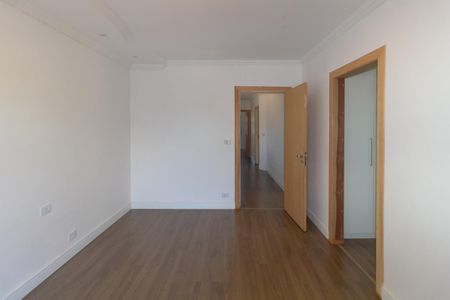 Casa à venda com 246m², 4 quartos e 2 vagasQuarto 2 - Suíte 1