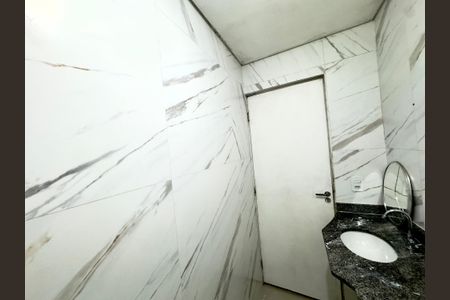 Banheiro de casa para alugar com 1 quarto, 55m² em Parque Flamengo, Guarulhos