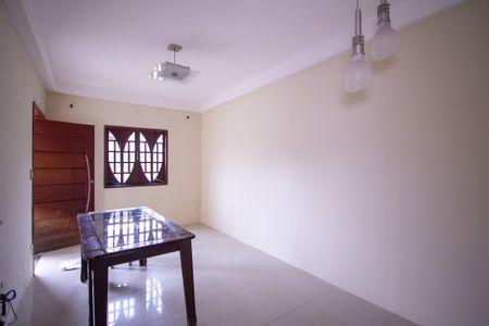 Sala de casa para alugar com 2 quartos, 100m² em Covanca, São Gonçalo