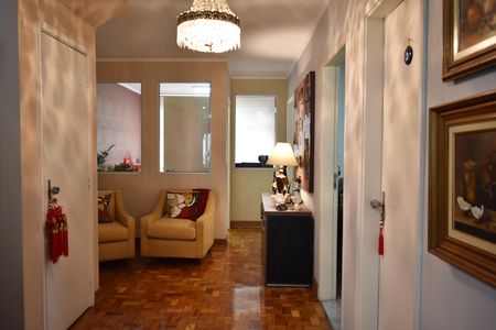 Casa para alugar com 342m², 8 quartos e 2 vagasCorredor