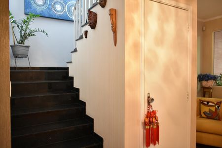 Casa para alugar com 342m², 8 quartos e 2 vagasEscada