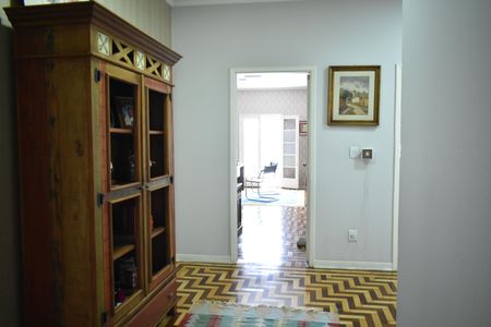 Casa para alugar com 342m², 8 quartos e 2 vagashall