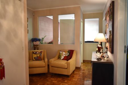 Casa para alugar com 342m², 8 quartos e 2 vagasCorredor