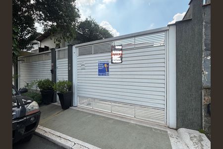 Casa para alugar com 342m², 8 quartos e 2 vagas Casa para alugar com 342m², 8 quartos e 2 vagasFachada