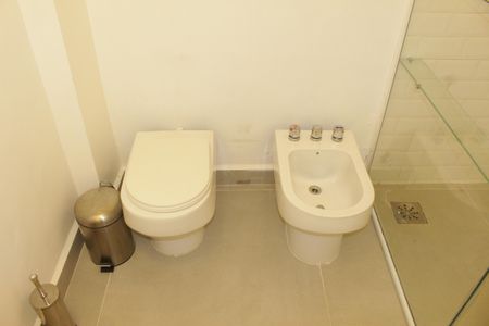 Apartamento para alugar com 180m², 1 quarto e 2 vagasBanheiro da Suíte