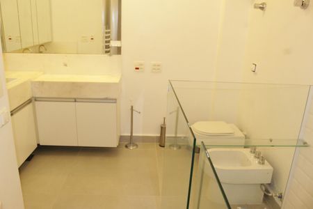 Apartamento para alugar com 180m², 1 quarto e 2 vagasBanheiro da Suíte