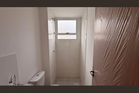 Banheiro de apartamento para alugar com 2 quartos, 40m² em Lorena Park, Goiânia