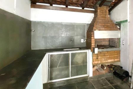 Apartamento à venda com 205m², 3 quartos e 2 vagas Apartamento à venda com 205m², 3 quartos e 2 vagasChurrasqueira