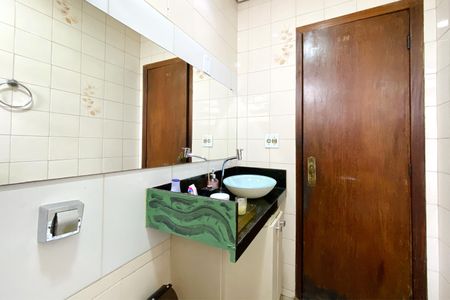 Apartamento à venda com 205m², 3 quartos e 2 vagas Apartamento à venda com 205m², 3 quartos e 2 vagasBanheiro