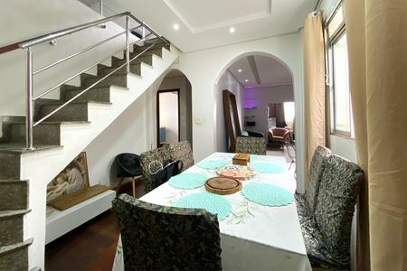 Apartamento à venda com 205m², 3 quartos e 2 vagas Apartamento à venda com 205m², 3 quartos e 2 vagasSala de Jantar