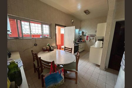 Casa à venda com 250m², 2 quartos e 7 vagasFoto 04