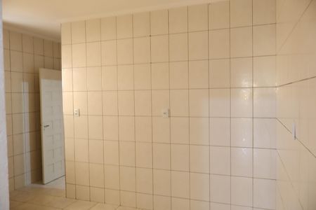 Casa para alugar com 60m², 2 quartos e 2 vagasCozinha