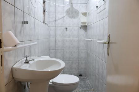 Casa para alugar com 60m², 2 quartos e 2 vagasBanheiro