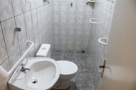 Casa para alugar com 60m², 2 quartos e 2 vagasBanheiro
