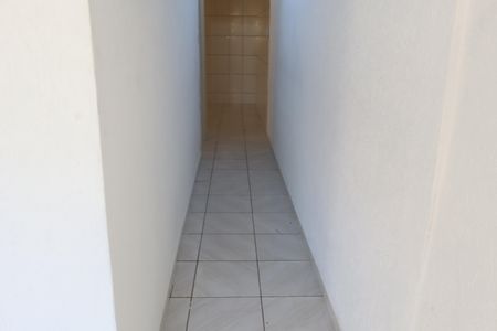 Casa para alugar com 60m², 2 quartos e 2 vagasCorredor