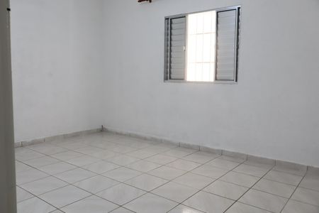 Quarto de casa para alugar com 2 quartos, 60m² em Vila Antonieta, São Paulo