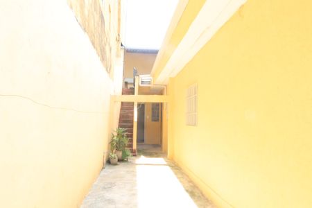 Casa para alugar com 60m², 2 quartos e 2 vagasCorredor externo