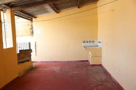 Casa para alugar com 60m², 2 quartos e 2 vagasVaranda