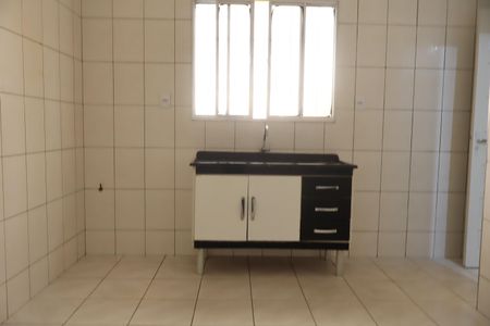 Casa para alugar com 60m², 2 quartos e 2 vagasCozinha