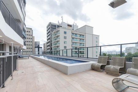 Studio para alugar com 34m², 1 quarto e sem vaga Studio para alugar com 34m², 1 quarto e sem vagaPiscina