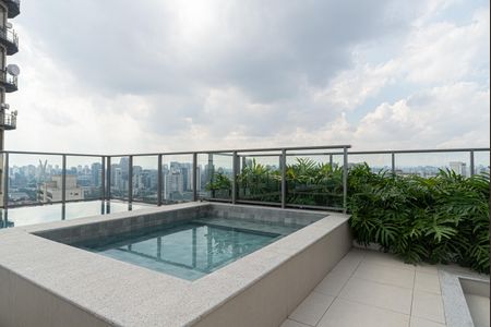 Studio à venda com 25m², 1 quarto e sem vaga Studio à venda com 25m², 1 quarto e sem vagaÁrea comum - Piscina