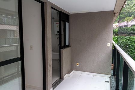Apartamento para alugar com 60m², 2 quartos e 1 vagaVaranda