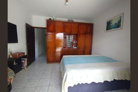 Casa à venda com 174m², 3 quartos e 2 vagasQuarto