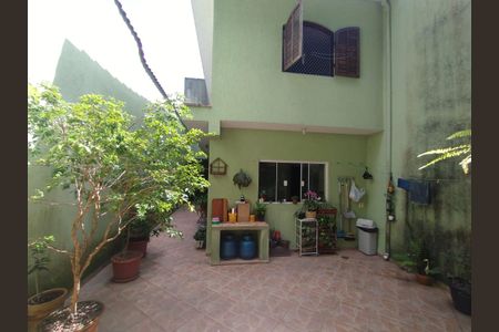Casa à venda com 174m², 3 quartos e 2 vagasÁrea externa
