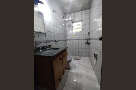 Casa à venda com 174m², 3 quartos e 2 vagasBanheiro