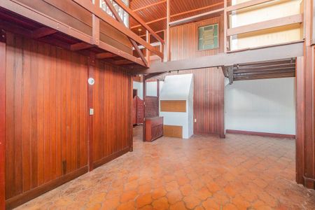 Casa à venda com 3 quartos, 375m² em Medianeira, Porto Alegre